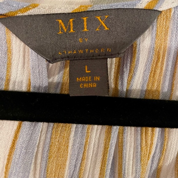 MIX BY 41 HAWTHORN MAC Surplice Top - Picture 7 of 7